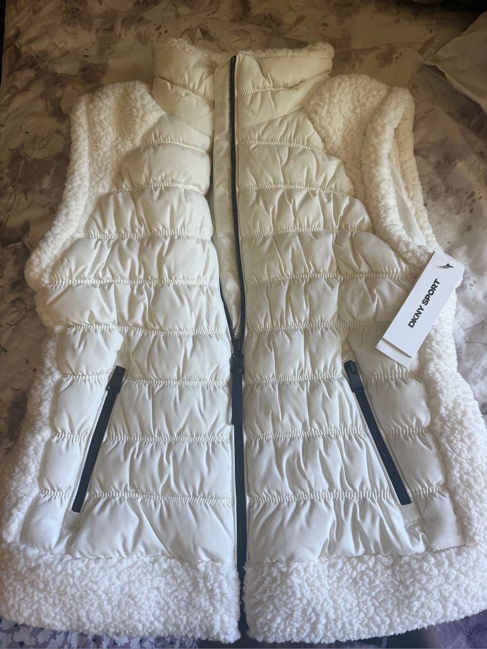 DKNY Women's White Quilted Sherpa-Trim Vest